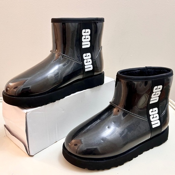 Black Waterproof Women’s Ugg Classic Clear Mini Rain boot Sz 6 - Picture 1 of 11